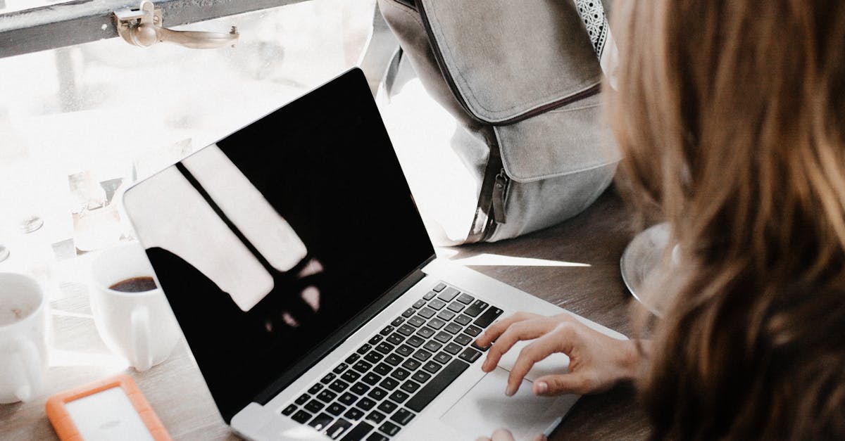 How to Identify the Type of LCD Screen for Your Laptop Model